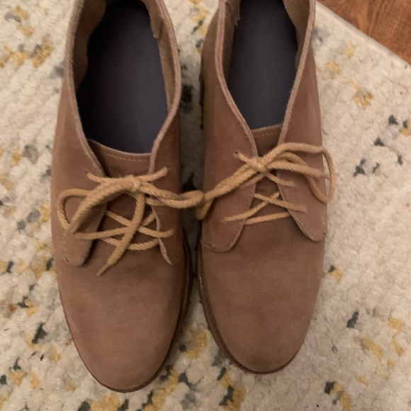 Vibram Tan Boots - Picture 5 of 10